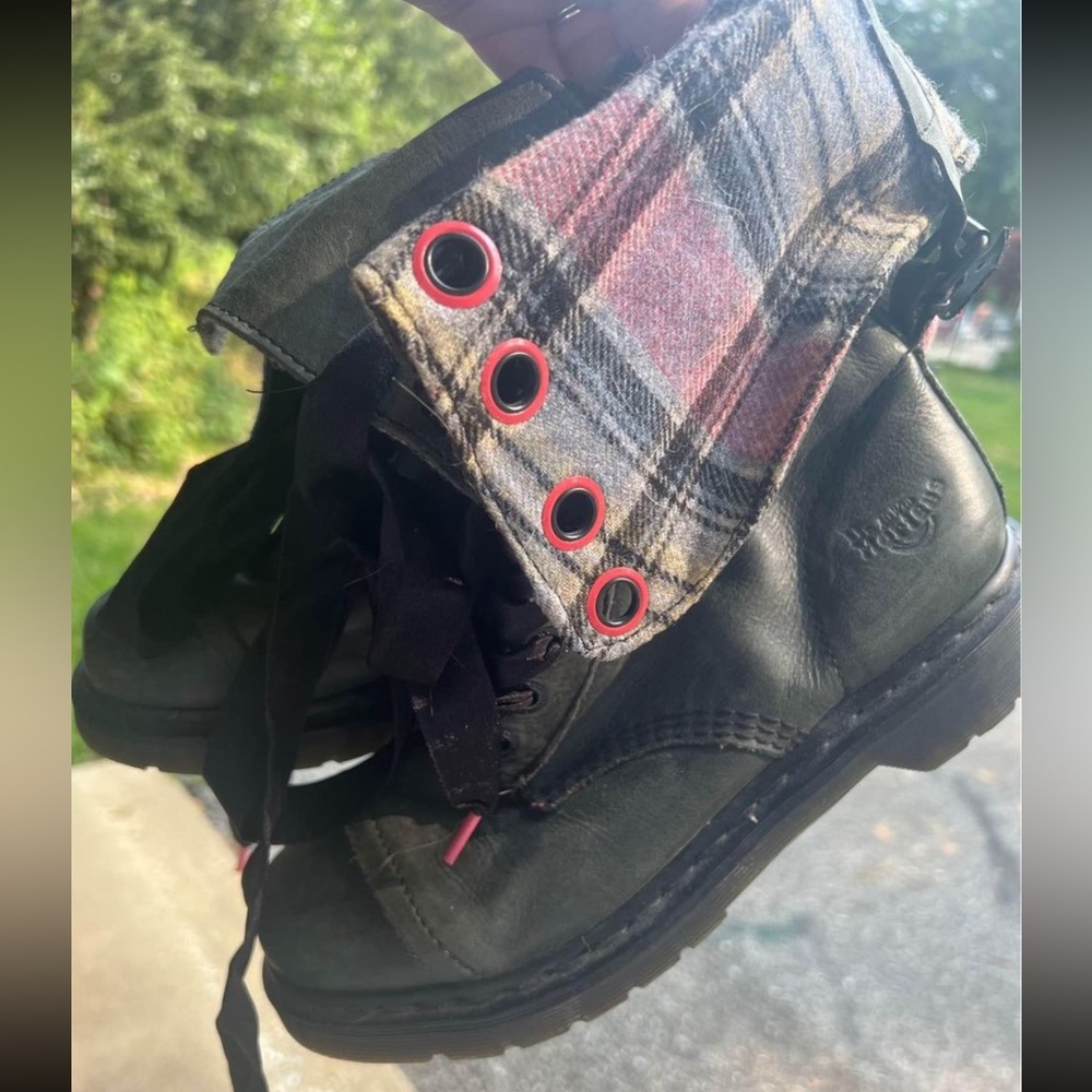 Dr.Martens Triumph Boots